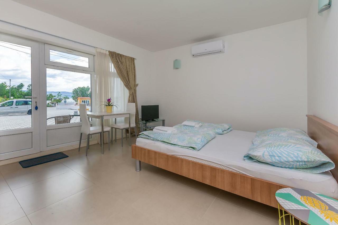 Apartments Villa Aquamarine Duce Bagian luar foto