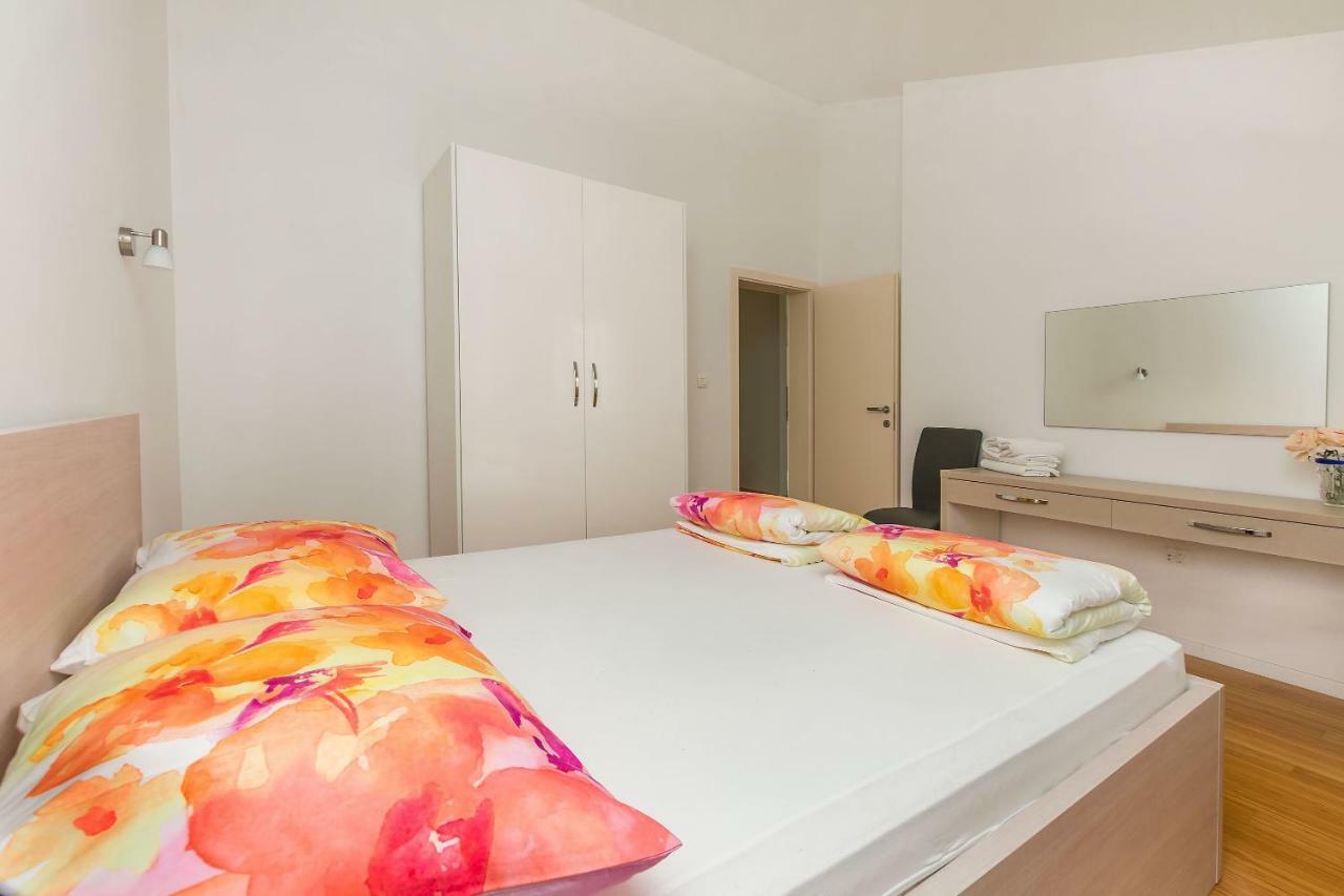 Apartments Villa Aquamarine Duce Bagian luar foto