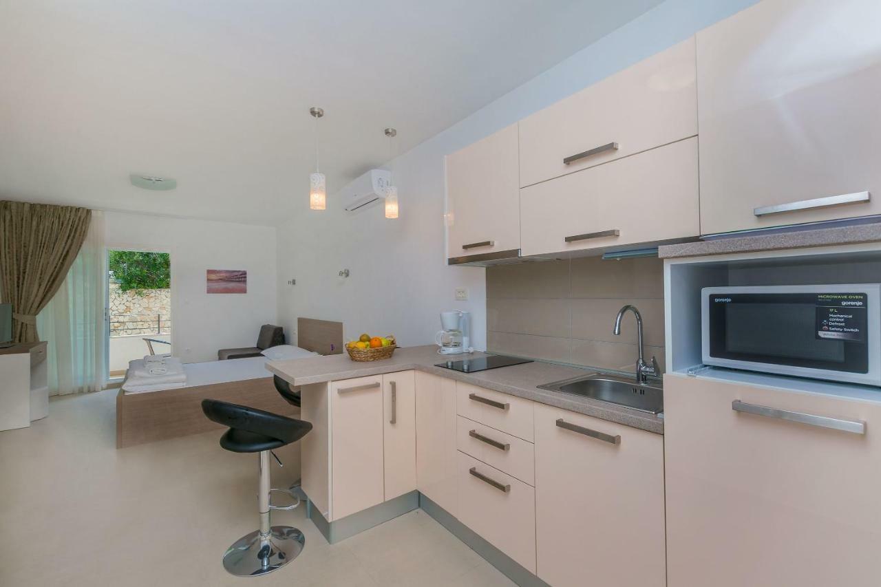 Apartments Villa Aquamarine Duce Bagian luar foto
