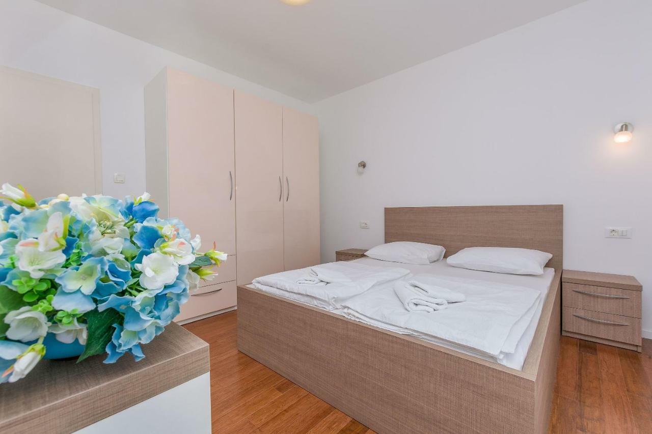 Apartments Villa Aquamarine Duce Bagian luar foto