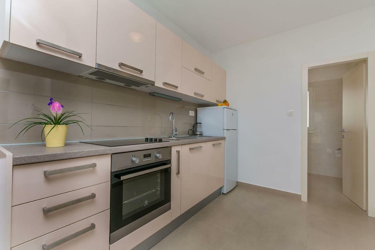 Apartments Villa Aquamarine Duce Bagian luar foto