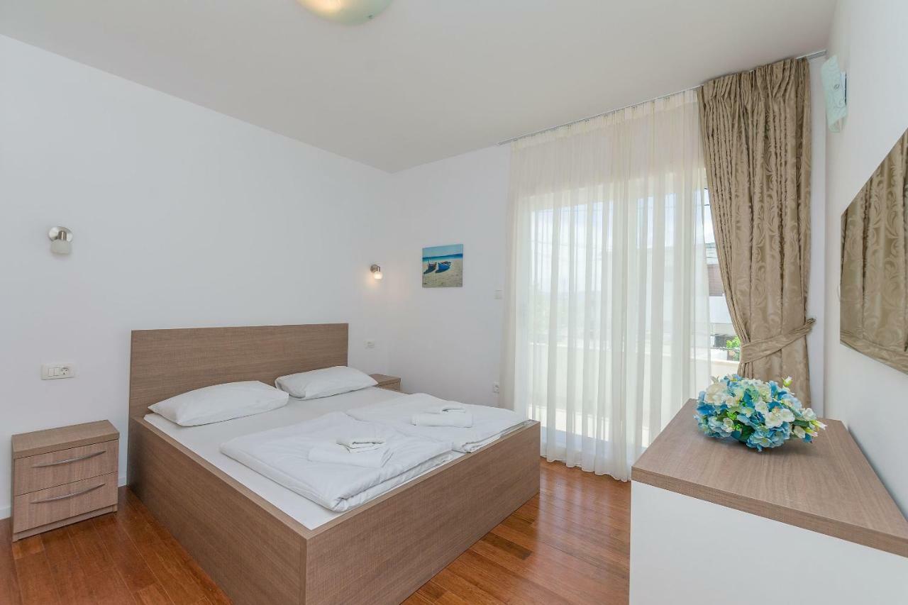 Apartments Villa Aquamarine Duce Bagian luar foto