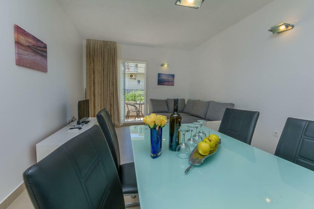 Apartments Villa Aquamarine Duce Bagian luar foto