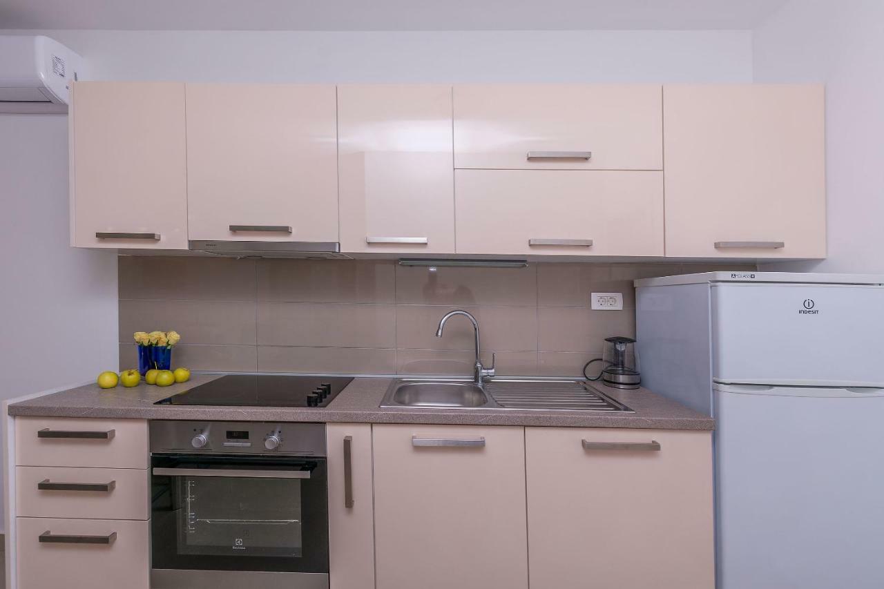 Apartments Villa Aquamarine Duce Bagian luar foto