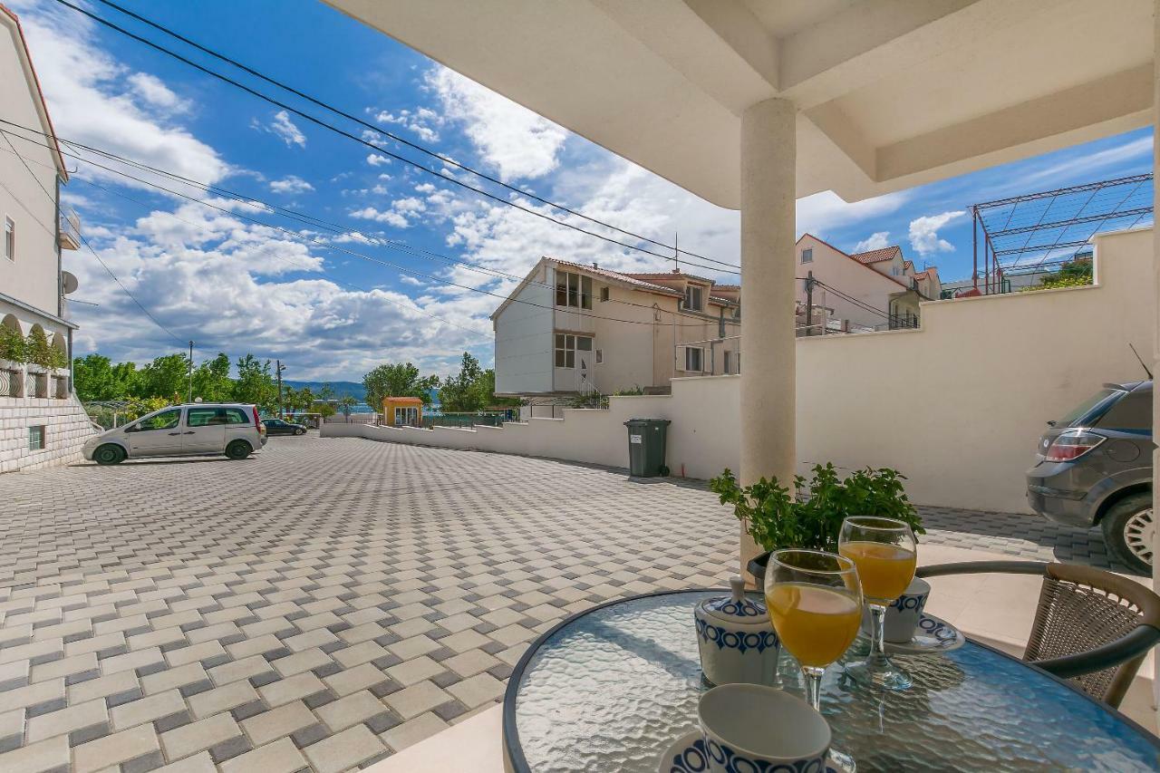 Apartments Villa Aquamarine Duce Bagian luar foto