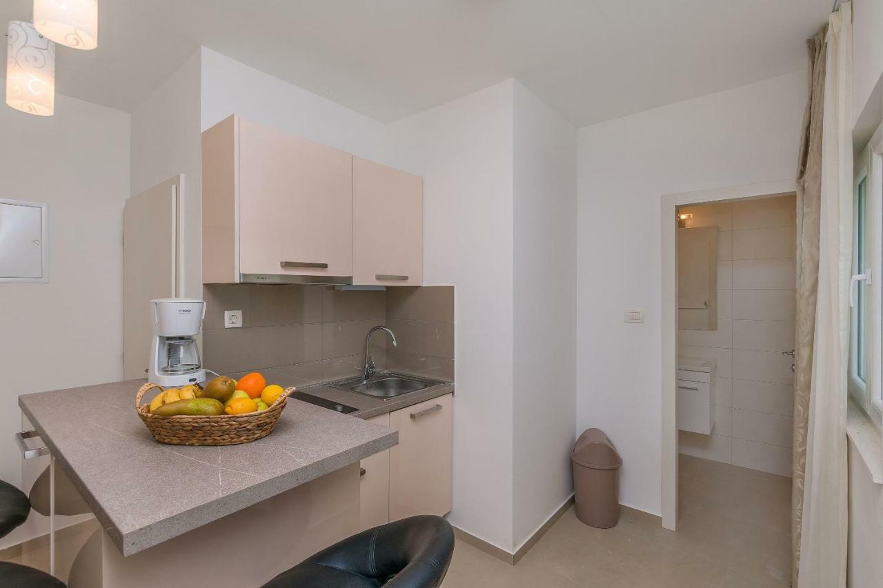 Apartments Villa Aquamarine Duce Bagian luar foto