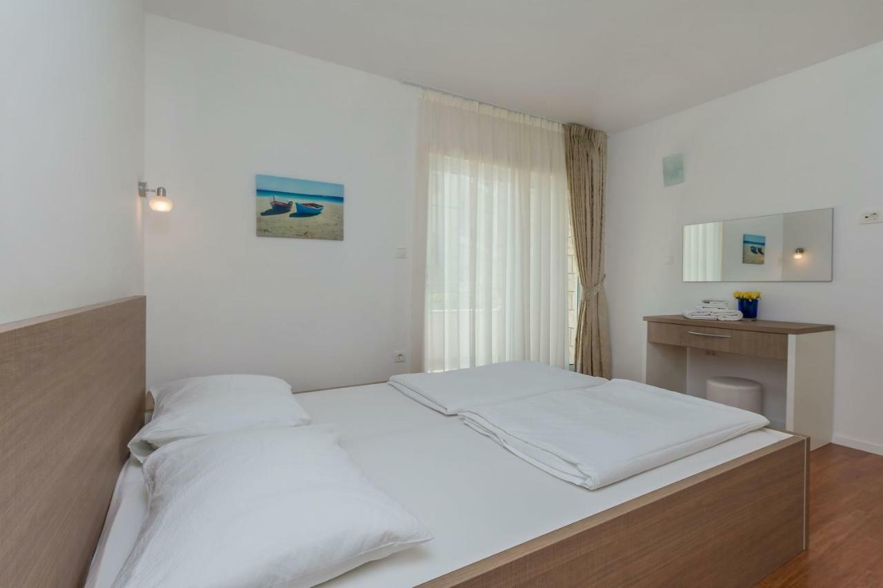 Apartments Villa Aquamarine Duce Bagian luar foto