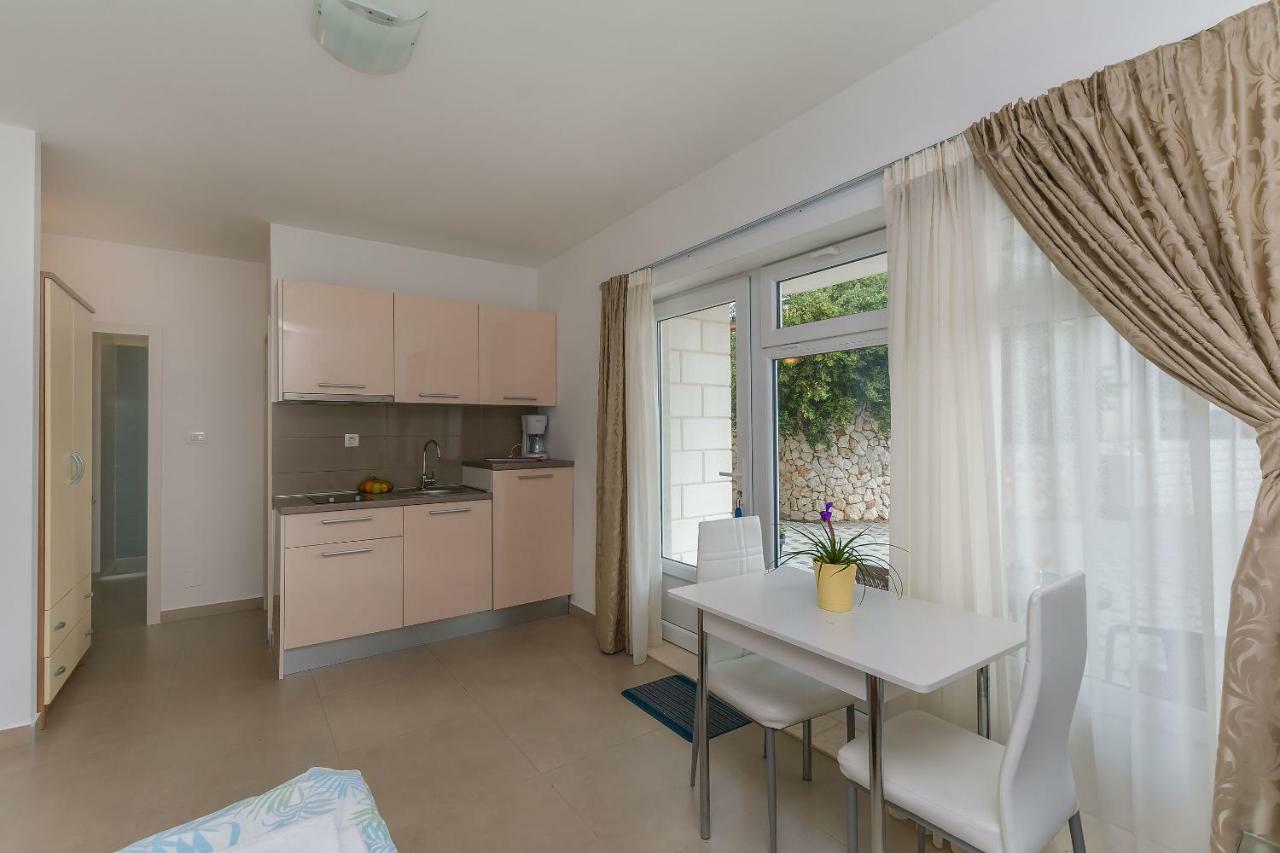 Apartments Villa Aquamarine Duce Bagian luar foto