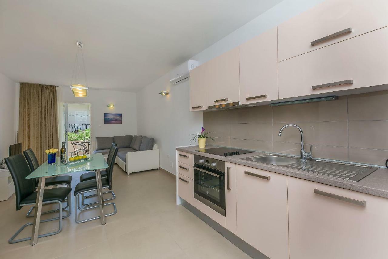 Apartments Villa Aquamarine Duce Bagian luar foto